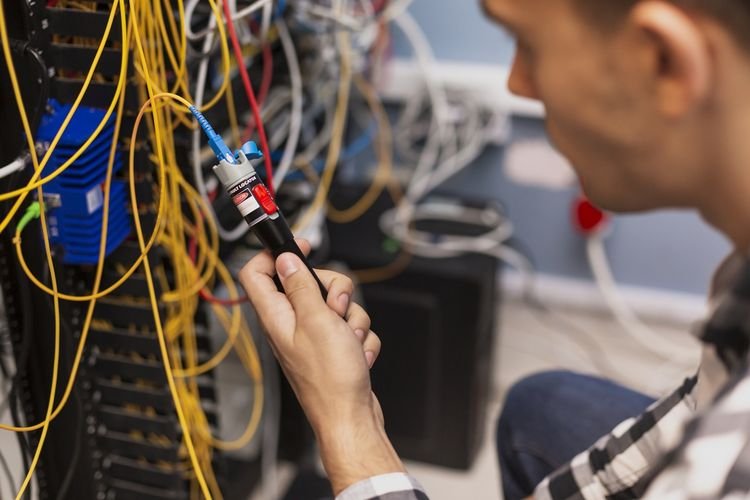 Harga Material Fiber Optik Melonjak 17%, Sinyal Tarif Internet Bakal Naik?